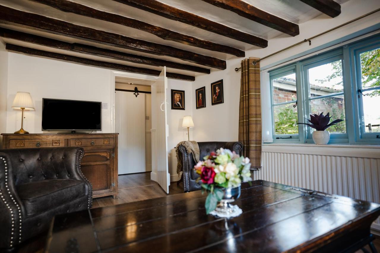 Hovell Hall Country Bed And Breakfast Norwich Exterior photo